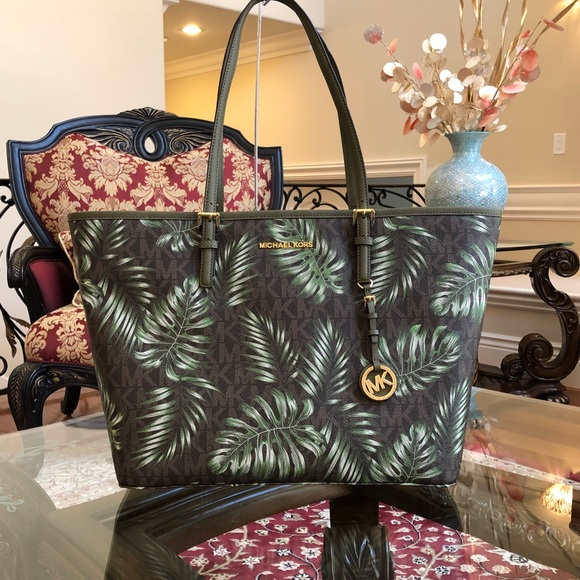 Authentic Michael Kors large tote&wallet&pouch - Picture 8 of 8